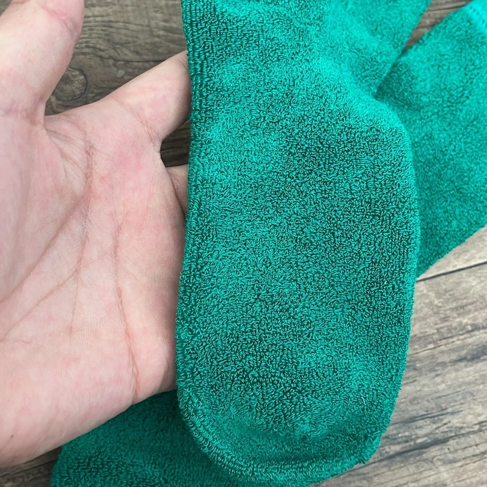 UGG Kelly Green Terrycloth Crew Socks🥦 - Picture 4 of 4